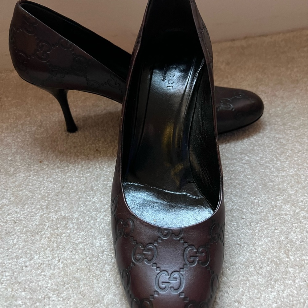 Gucci pumps
